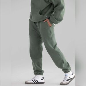 Comfrt Unisex Jogger Sweatpants Green Size Medium Soft Cozy Fleece
